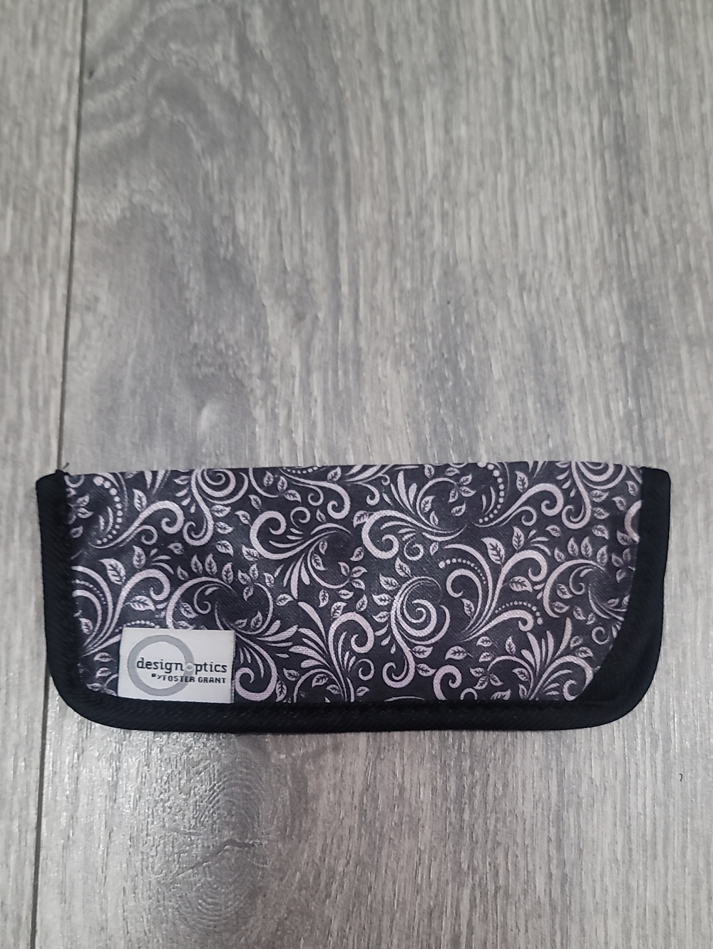 Foster Grant Black & Gray Floral Eyewear Pouch